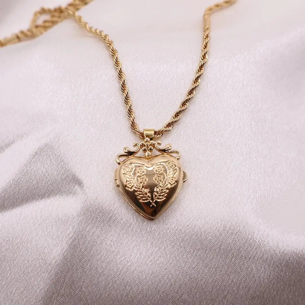 Vintage Gold Heart Locket Necklace Heart Shaped Locket Pendants Openable Photo Frame Charm Necklace For Women Men Jewelry Gift