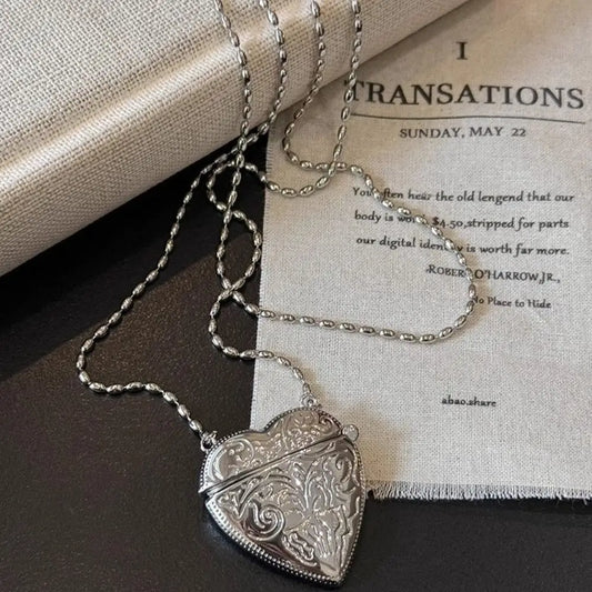 Openable Heart Locket Necklace Alloy Metal Luxury Jewelry Carved Heart Necklace Photo Pendant Charming Photo Box Pendant