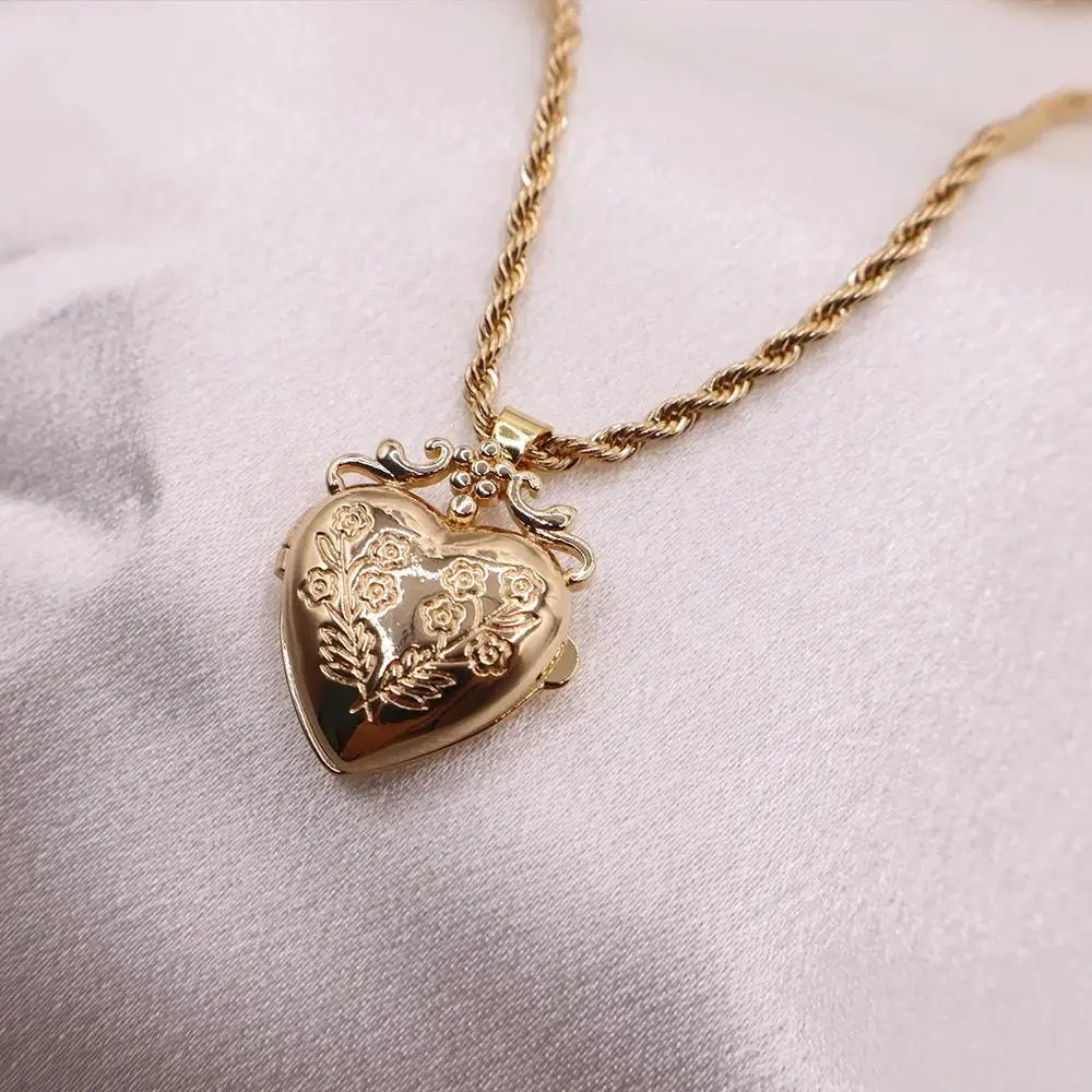 Vintage Gold Heart Locket Necklace Heart Shaped Locket Pendants Openable Photo Frame Charm Necklace For Women Men Jewelry Gift