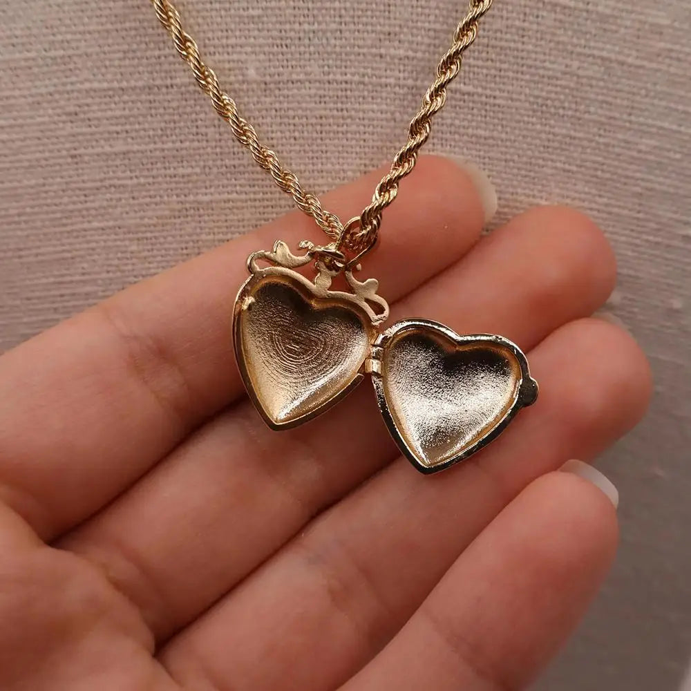 Vintage Gold Heart Locket Necklace Heart Shaped Locket Pendants Openable Photo Frame Charm Necklace For Women Men Jewelry Gift